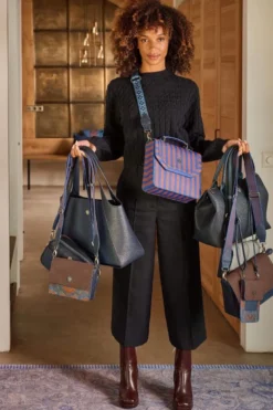 Schultertasche Fenna Klein Jabali Blau