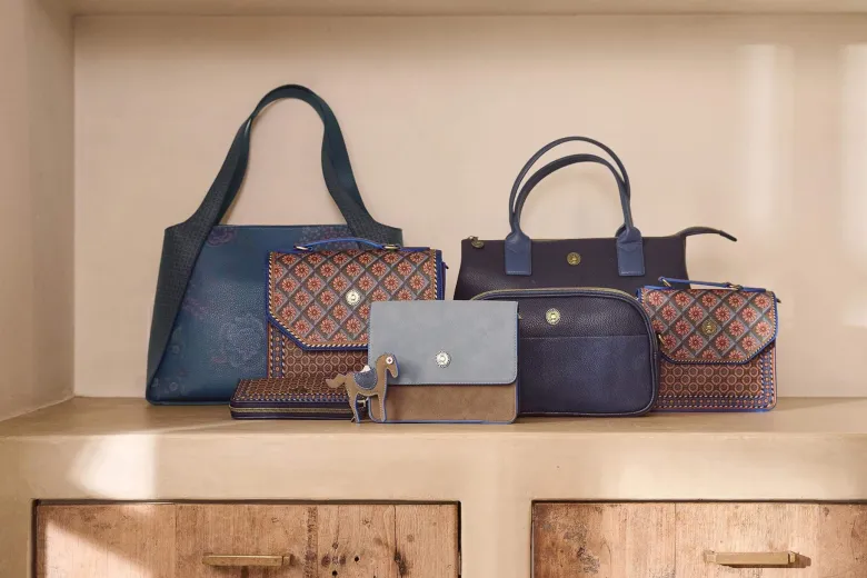 Schultertasche Frances Mittelgroß Imani Blau